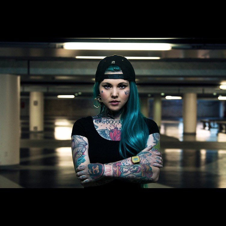 facet tattoos girl Nikita Hakkens girl