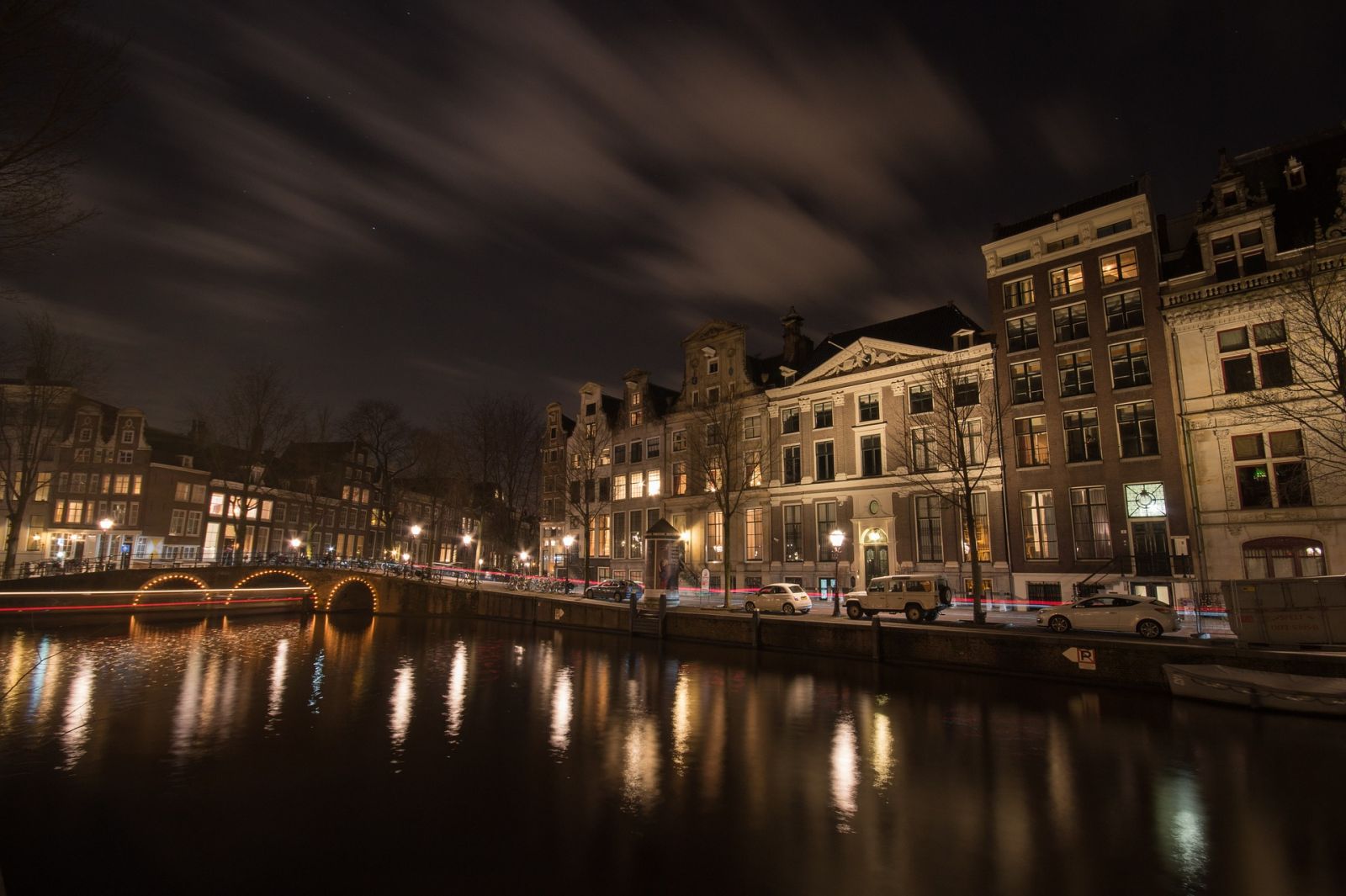 amsterdam-711786_1920
